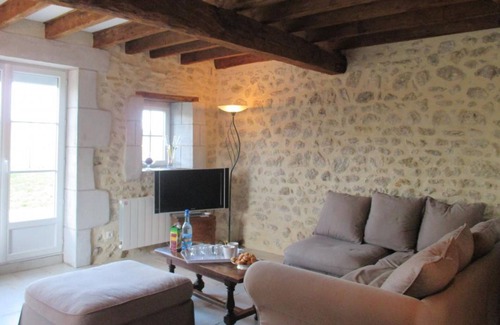 Saint-Priest-d'Andelot Cottage | Gite Saint-Priest-d'Andelot, 2 bedrooms, 4 persons