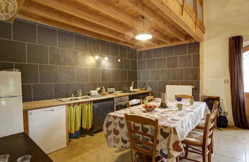 Saint-Romain-d'Urfe Cottage | Gite Saint-Romain-d'Urfé, 5 bedrooms, 11 persons