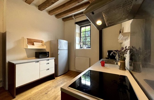 Souvigny Cottage | Gite Souvigny, 6 bedrooms, 12 persons