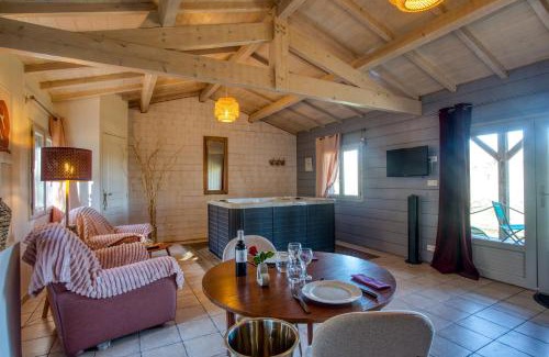 Saint-Cybranet Ski Chalet | gite&spa privatif interieur -le bois de la pause-