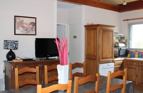 Vaumas Cottage | Gite Vaumas, 2 bedrooms, 5 persons