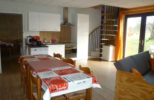 Saint-Andre-de-Lidon Apartment | Gîtes any comfort. spa access, wifi, air conditioning, all renovated