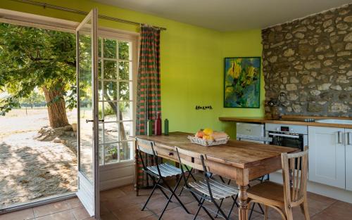 Valaurie House | Gites de La Croix du Gres