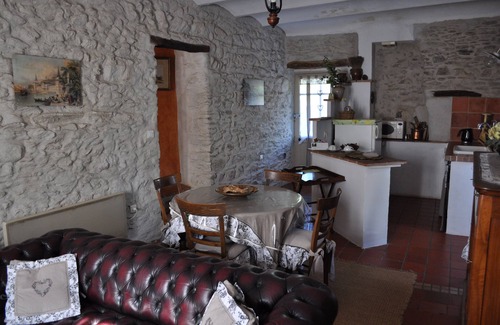 Chamborigaud Apartment | Gîtes in 18th century house with pool and garden, river