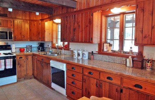 Coram Cabin | Glacier Retreat Overlooking a 27-Acre Pond