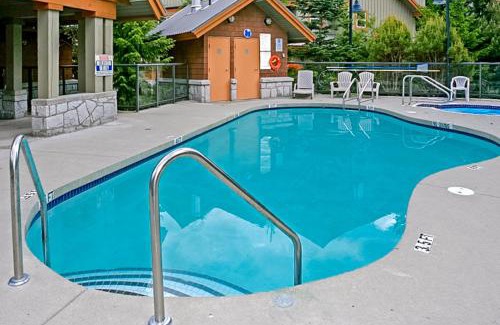 Village North House | Glacier's Reach 42
