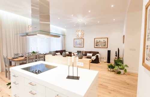 Nove Mesto Apartment | Glamour Excellent C 5-Bedrooms, 5-Bathrooms, Balcony apartment (Prague Old Town)