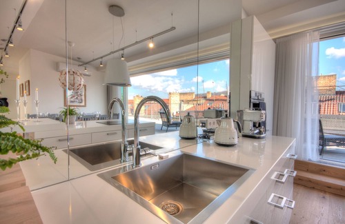 Nove Mesto Apartment | Glamour Excellent G 5-Bedrooms, 5-Bathrooms, Panorama Terrace (Prague Old Town)
