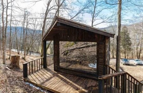 Lynx Cabin | Glamping Cabin | Huge Window | Tree House Feel