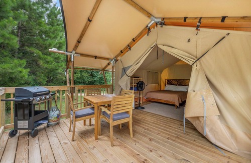 Onalaska RV Rental | Glamping Escape on Lake Livingston