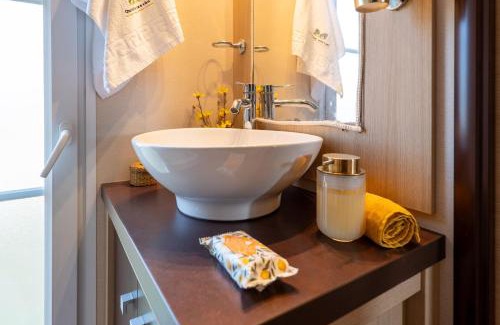 Gondomar House | Glamping Frog Farm