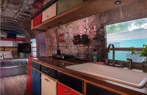 Travis County House | Glamping in Austin - 1975 Avion