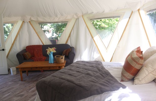 Port Hope Bed & Breakfast | Glamping in nature at Yome Tallulah near Historic Port Hope