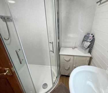 Llandrindod Wells Apartment | Glamping Life Retreat
