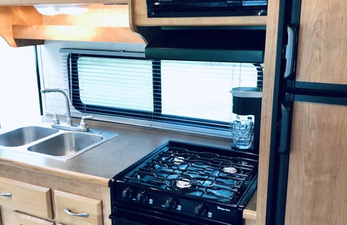 Shakopee House | Glamping on private acreage, apple trees, convenient location