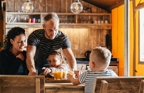 Beerze Cabin | Glamping on the river side