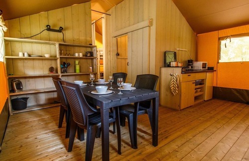 Vessem House | Glamping tent on campsite with swimming pool
