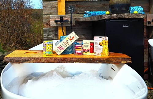 Mount Vision RV Rental | Glamping with soaking tubs in Upstate New York!