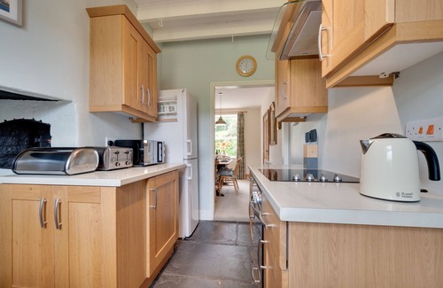 Cemmaes House | Glancoegen - Four Bedroom House, Sleeps 6