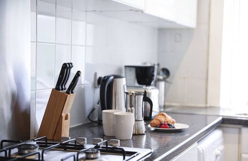 North Glasgow Apartment | Glasgow, 3 Bed Close to City Centre w/Free Street Parking