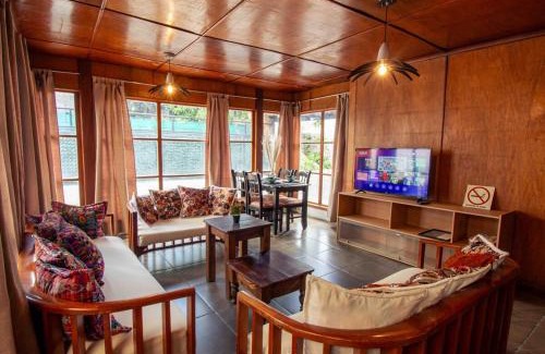 Antigua Guatemala House | Glass cabin