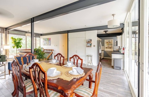Covington House | Glass House on scenic Bogue Falaya river