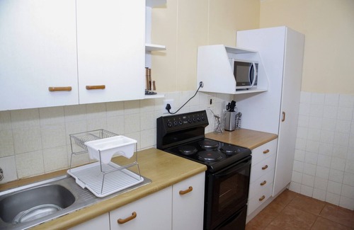 Kempton Park Apartment | Glen Avion Vacation Home less than 10 minutes from O.R Tambo airport