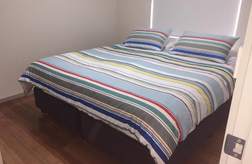 Strahan Apartment | Glenaire apartments at Pontifex