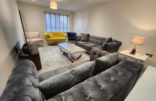 Wellingborough House | Glenvale House, Long & Short Stay In Wellingborough, Perfect Weekends!