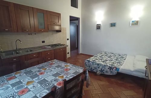 Latignano Apartment | GLICINE apartment, up to 5 Adults NO KIDS ALLOWED