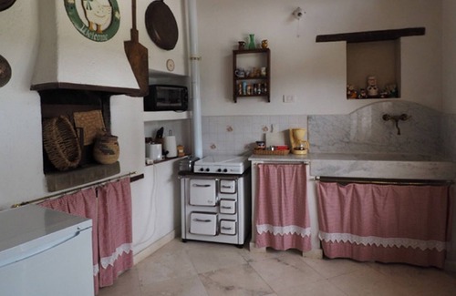 San Gimignano Cottage | Glicine, romantic cottage with outdoor patio, on the hills of San Gimignano