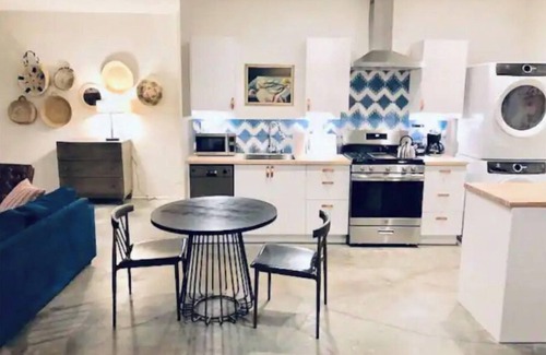 Del Rey Apartment | Global Style Loft in Marina Del Rey 20 Blocks to the Beach