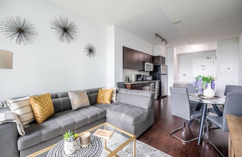 Fort York Condo | GLOBALSTAY. Bright 1Br+Den Unit in Downtown