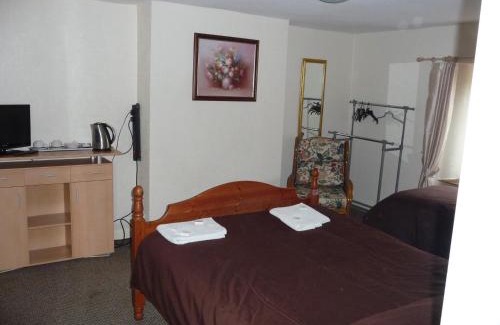 Burry Port Bed & Breakfast | Globe Guesthouse