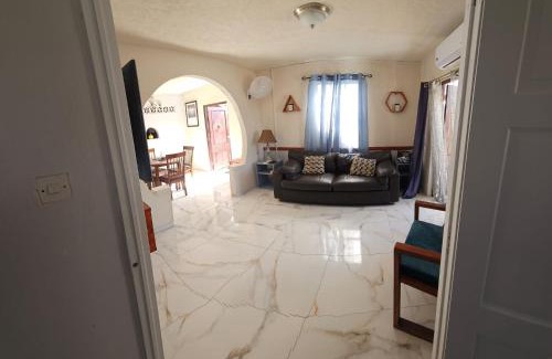 Inch Marlowe Apartment | Gloria's Hideaway
