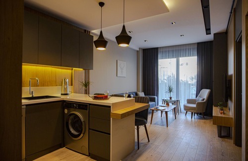 Lara Condo | Glory Life