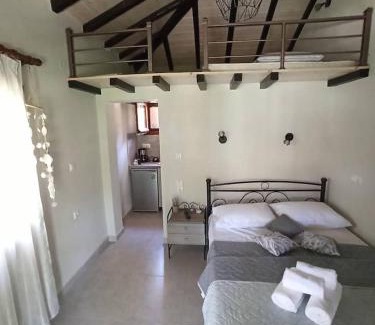 Kali Vrysi House | Glyfada Bay Studios