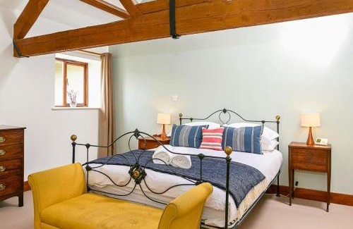 Enstone Apartment | Glyme Flat - Peaceful Country Retreat!
