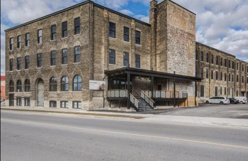 Stratford Apartment | Glyn Rhosyn Loft