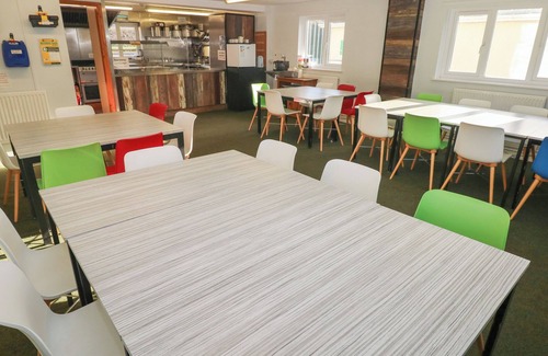 Dol-y-Gaer House | GLYNTAWE OUTDOOR CENTRE, pet friendly, with a garden in Ynyswen