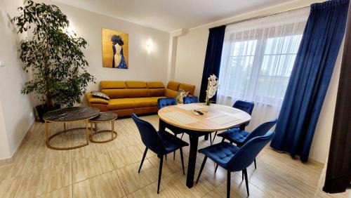 Znin Hotel | Gościniec Krys