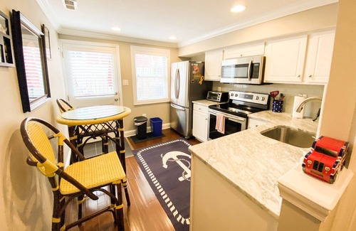 Historic District House | Go Navy! Steps to USNA, City Dock & Street Parking
