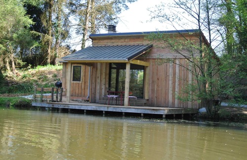 Saint-Priest-les-Fougeres Cabin | GoGreen Cabin in the heart of rural France on a private lake