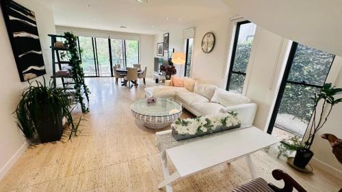 Benowa Apartment | Gold Coast Golf Course Villa