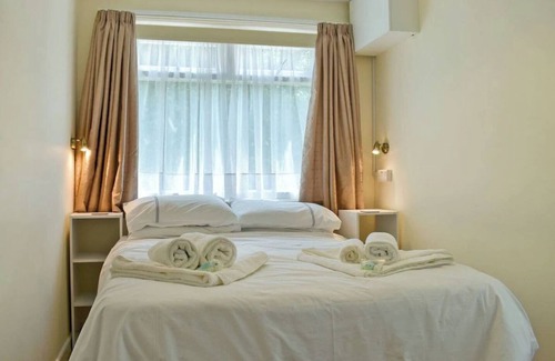 Eype Cabin | Golden Acre - Ammonite 19