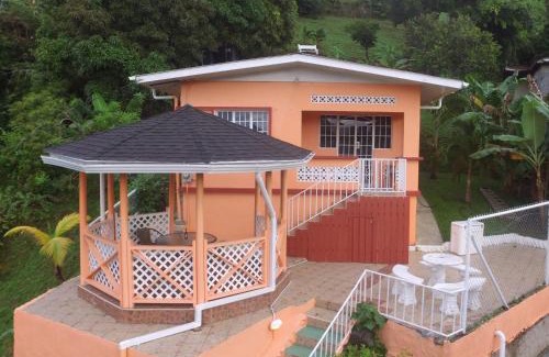Castara Villa | Golden Apple Cottage