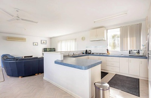 Golden Bay House | Golden Bay Beach Shack - Executive Escapes