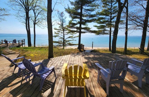 Harbor Springs House | Golden Beach Cottage