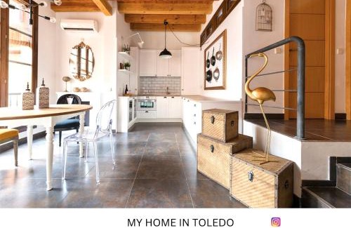 Toledo City Center Apartment | -GOLDEN- by myhomeintoledo