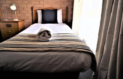Cowra Hotel | Golden Chain Aalana Motor Inn